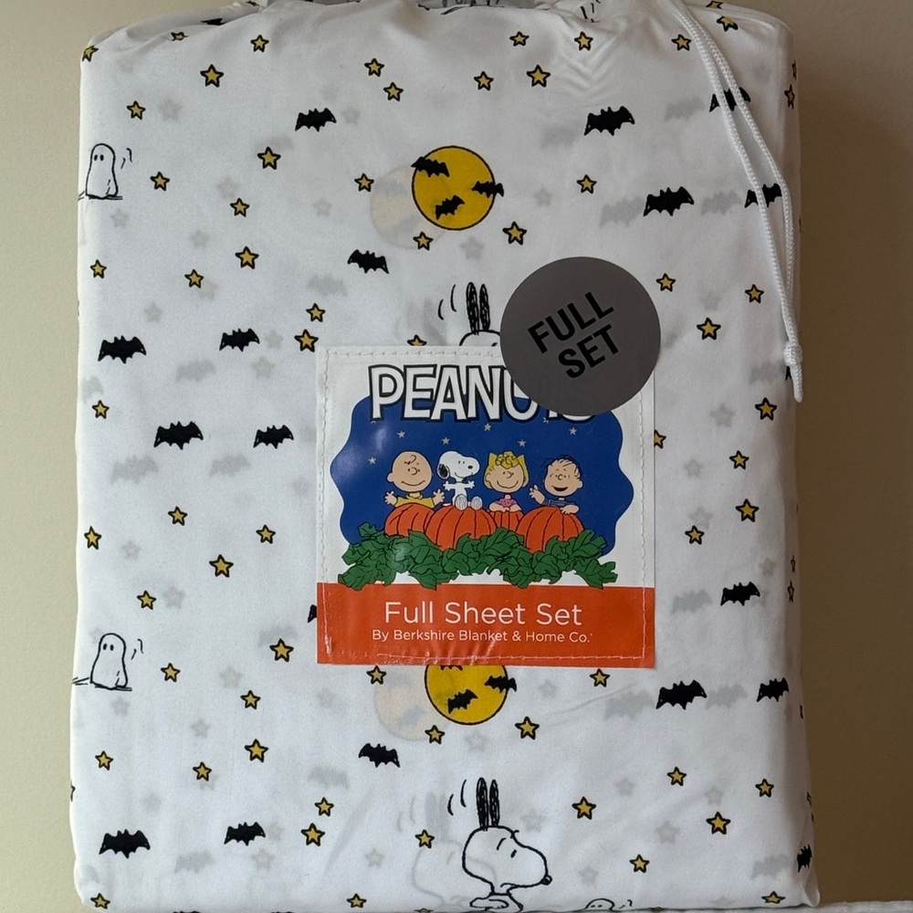 Snoopy Peanuts Spooky Bats and Ghosts Full Sheet Set